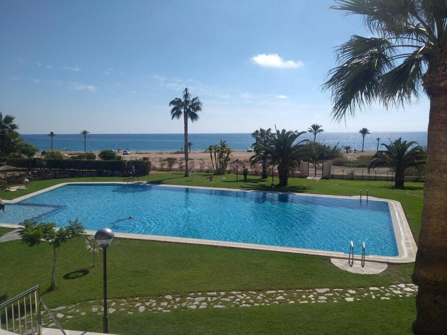 Top-Floor Beachfront Apartment With Parking, Pool, & Spacious Sea-View Balcony Ла-Віла-Джойоза Екстер'єр фото